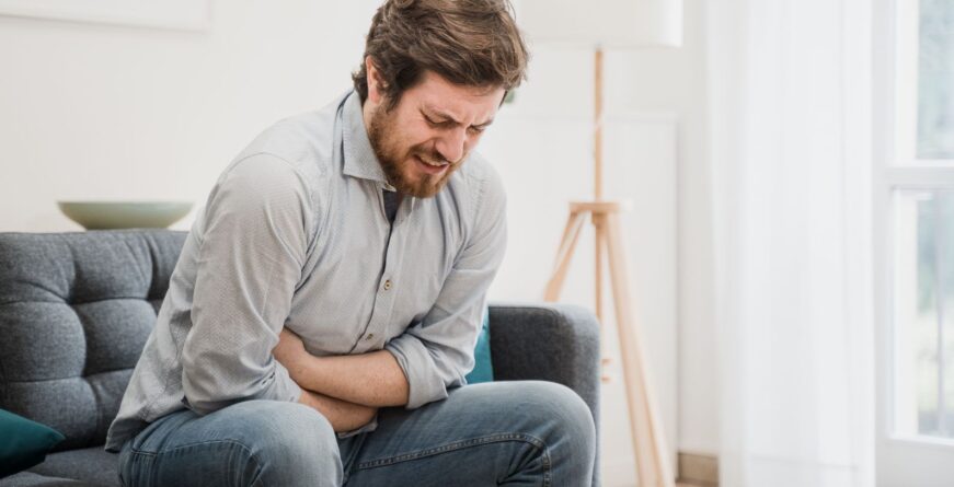 Man met chronische bekkenpijnklachten